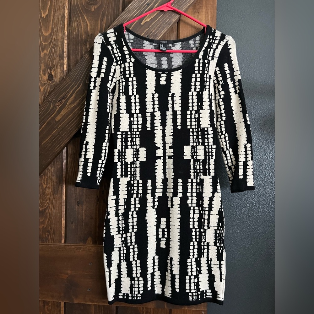 Black and White Patterned Sweater Dress